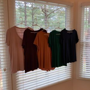 Batch of Women’s Short Sleeve Tees. 5 XL sized!